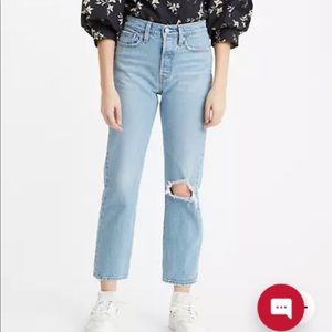 NWT- Levi’s Wedgie Fit Straight Jeans